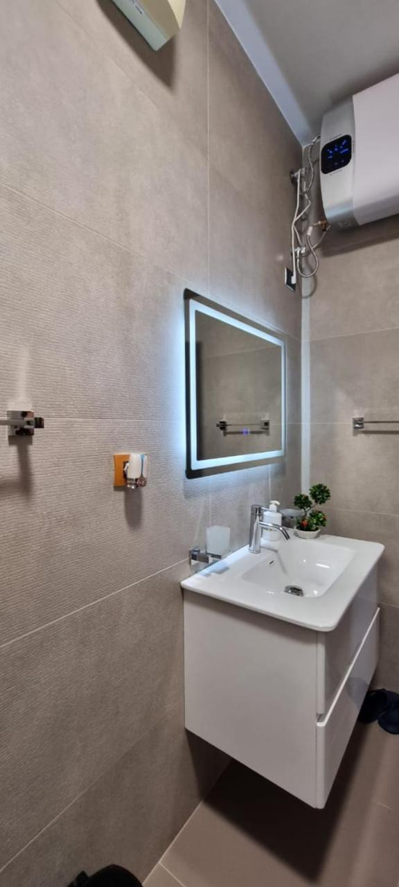 Bora Home Albania Me Vetsherbim 24 Ore Prane Liqenit Tirana Exteriér fotografie