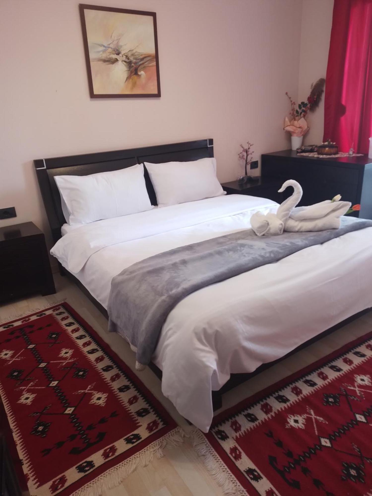 Bora Home Albania Me Vetsherbim 24 Ore Prane Liqenit Tirana Exteriér fotografie